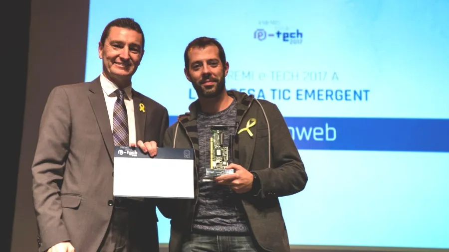 David Sabaté CEO de tothomwb recollint el premi
